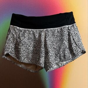 LULULEMON LOW RISE SHORTS🤍